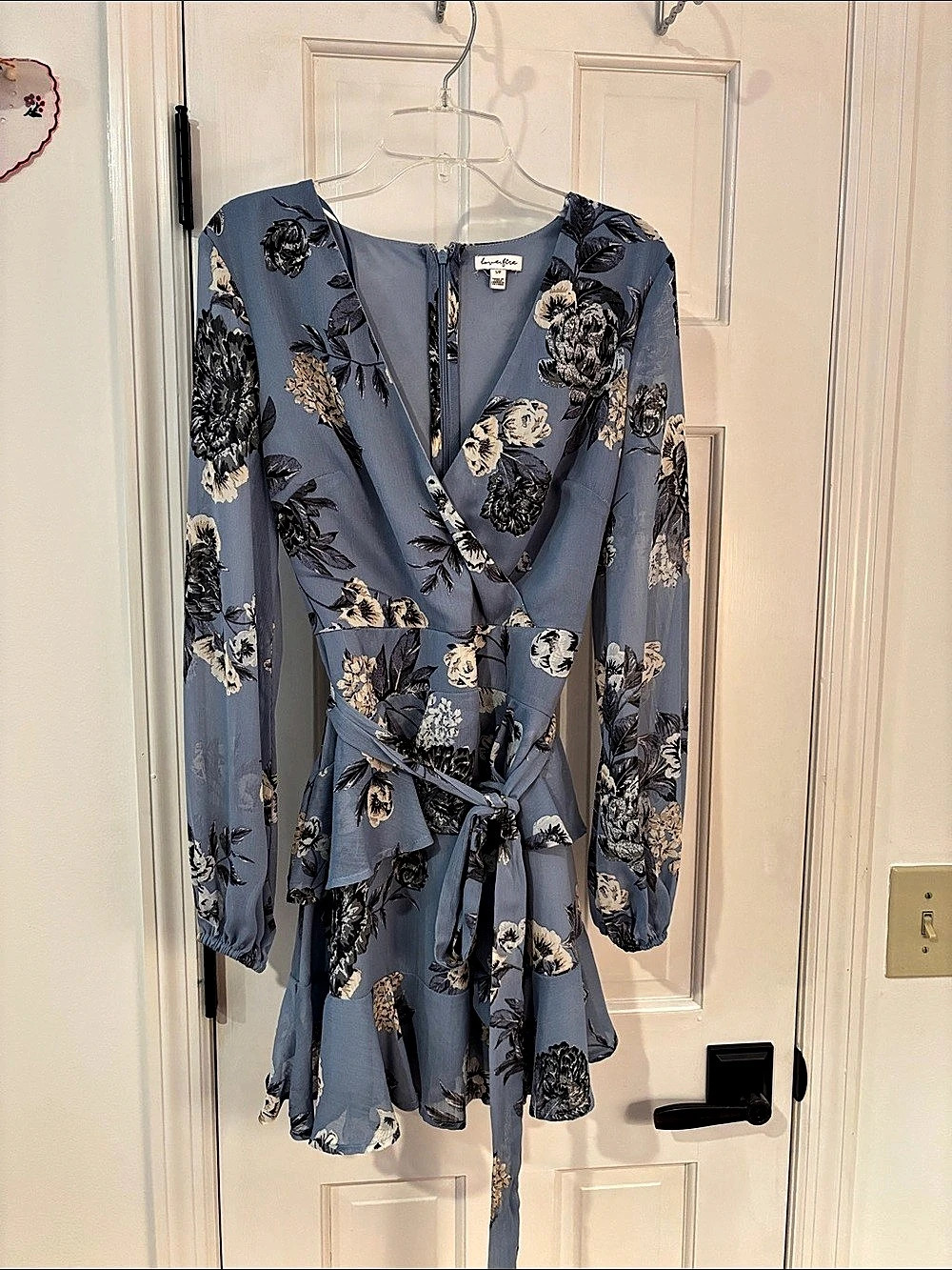 love, fire Floral Wrap Mini Dress Blue Size Small Like New